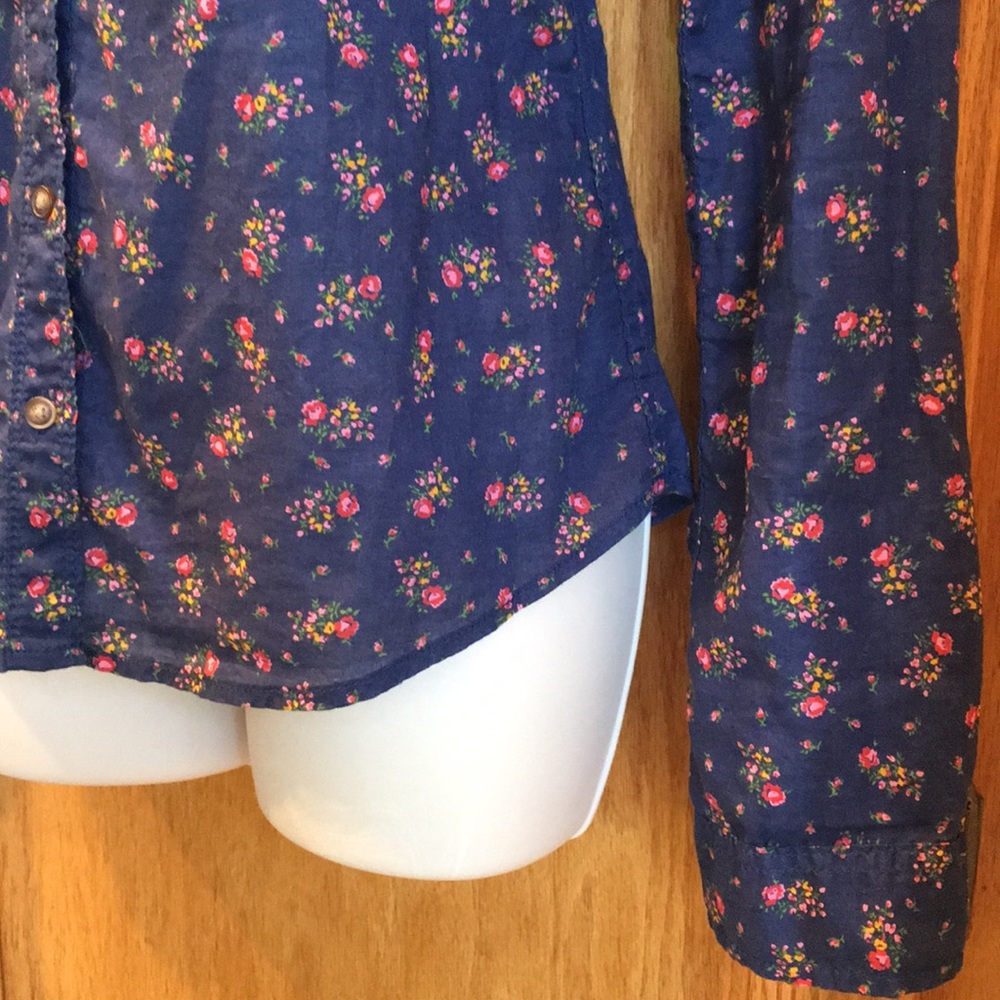Hollister Navy Blue Floral Button Down Shirt M - Picture 6 of 9
